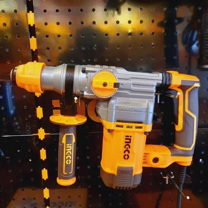 Rotary hammer drill 